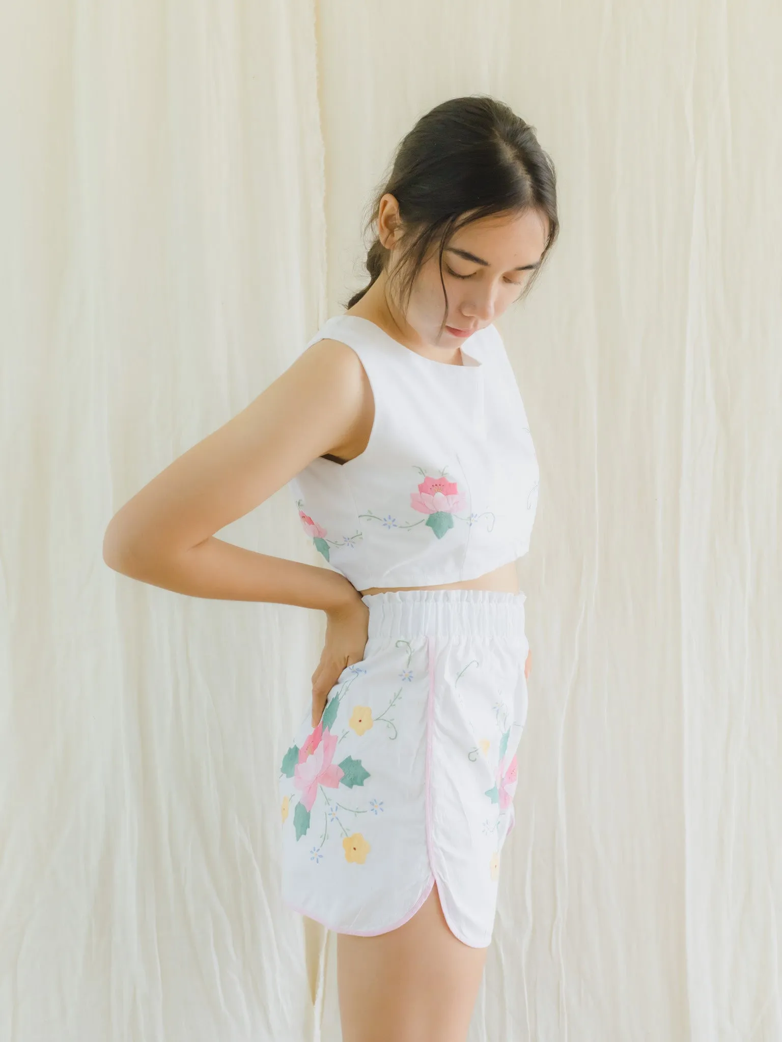 Re-Top & Shorts Vintage Hand Embroidered Vibrant Floral Print White Set