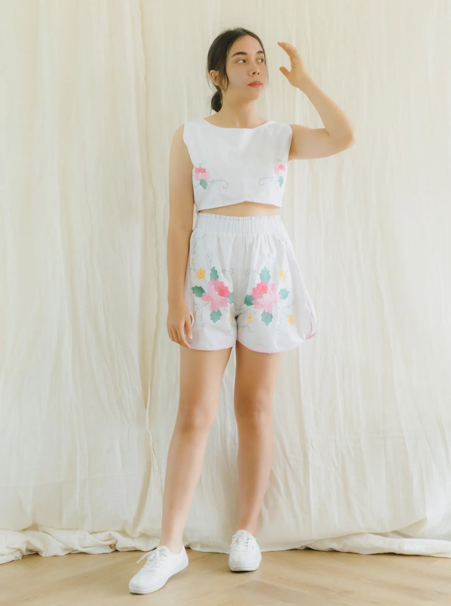 Re-Top & Shorts Vintage Hand Embroidered Vibrant Floral Print White Set